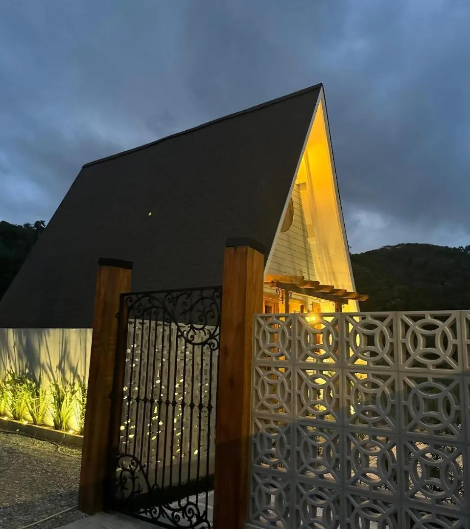 Chale Pe Do Morro Hotel Penha  Brazil